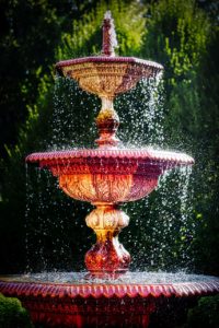 Read more about the article Improve Your Garden by Adding a Fountain